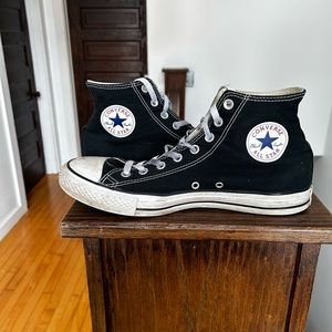 Men’s Converse High Top - Size 10